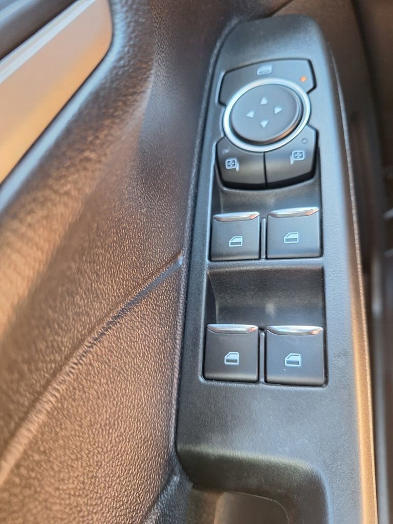 Used 2021 Ford Escape SEL image 19