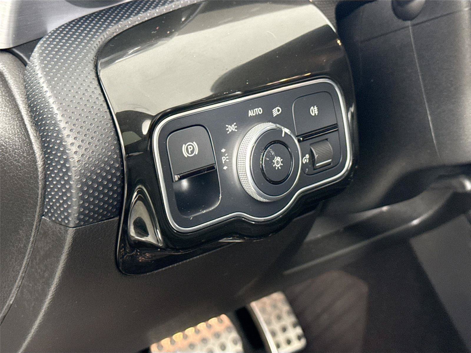 Used 2019 Mercedes-Benz A 220 4MATIC image 16