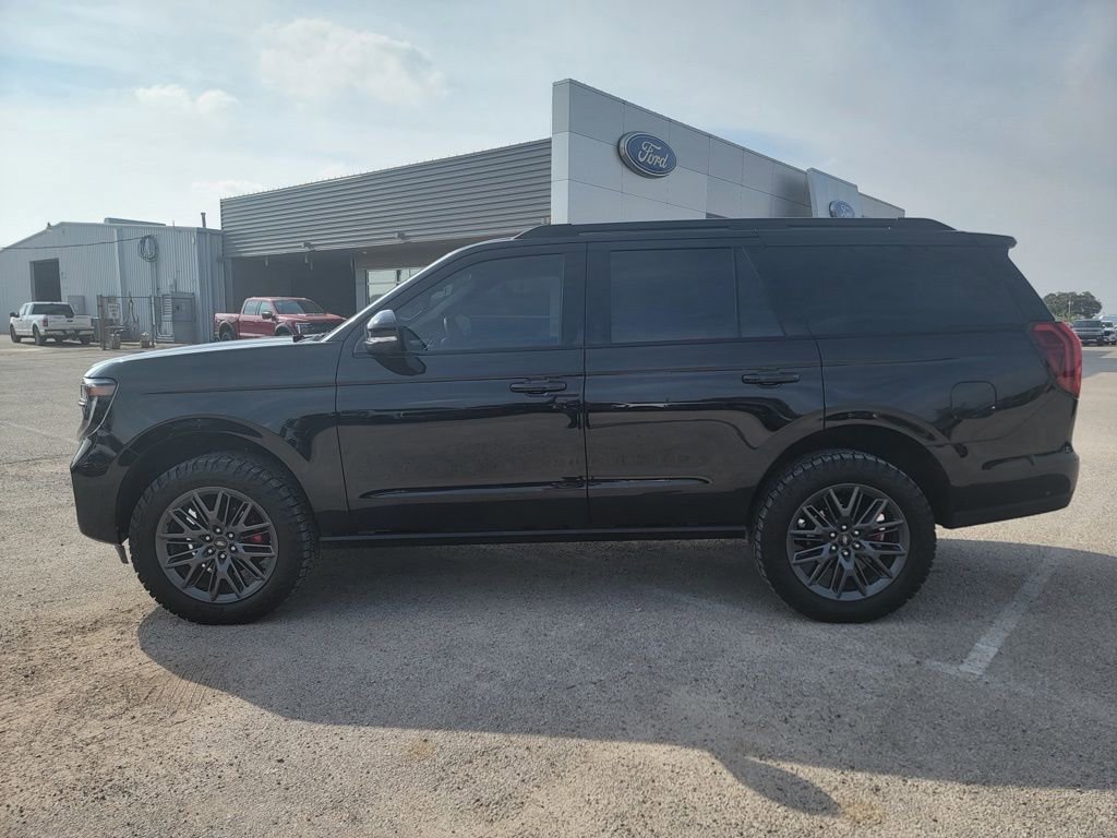 Used 2025 Ford Expedition Platinum w/ Stealth Performance Package image 3
