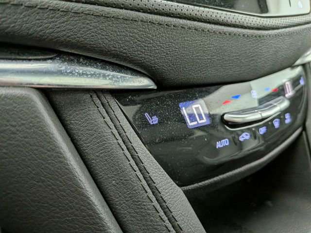 Used 2023 Cadillac XT5 Premium Luxury image 9