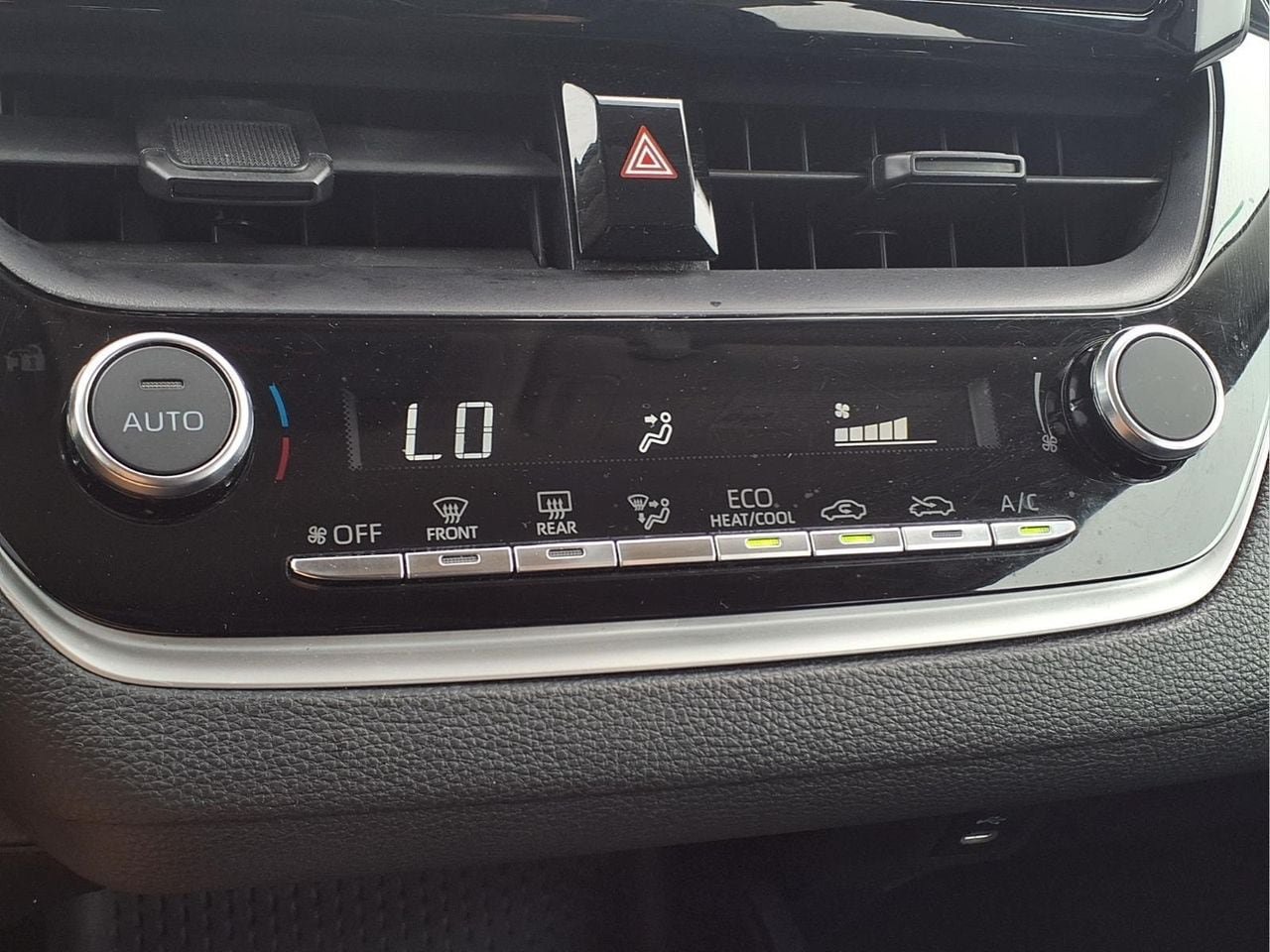 Used 2024 Toyota Corolla LE FWD image 15