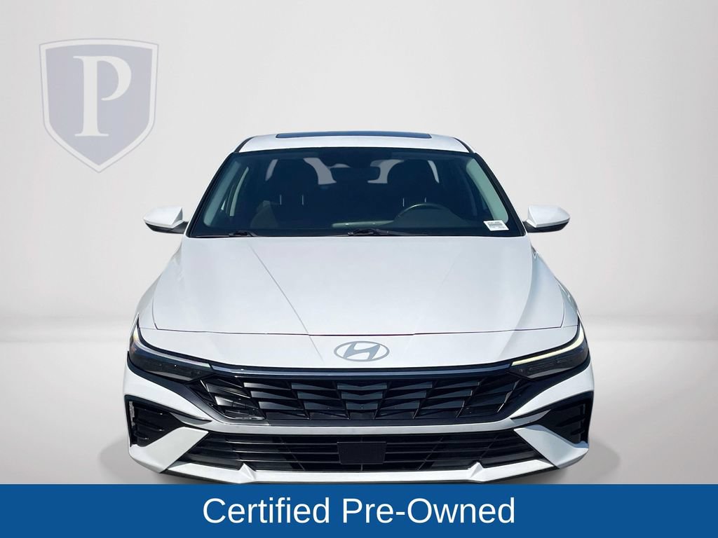 Used 2025 Hyundai Elantra SEL FWD image 3