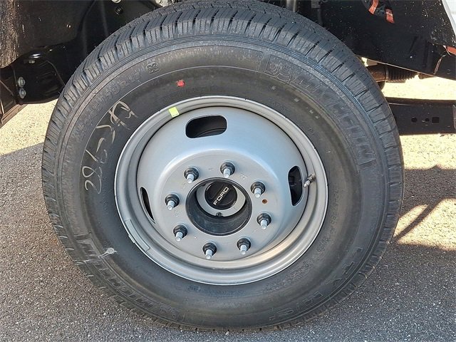 New 2026 Ford F350 XL w/ XL Chrome Package image 5