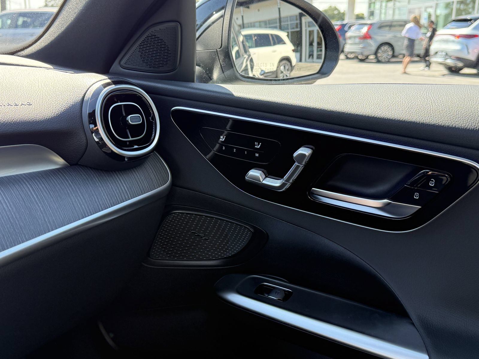 Used 2025 Mercedes-Benz C 300 Sedan image 30
