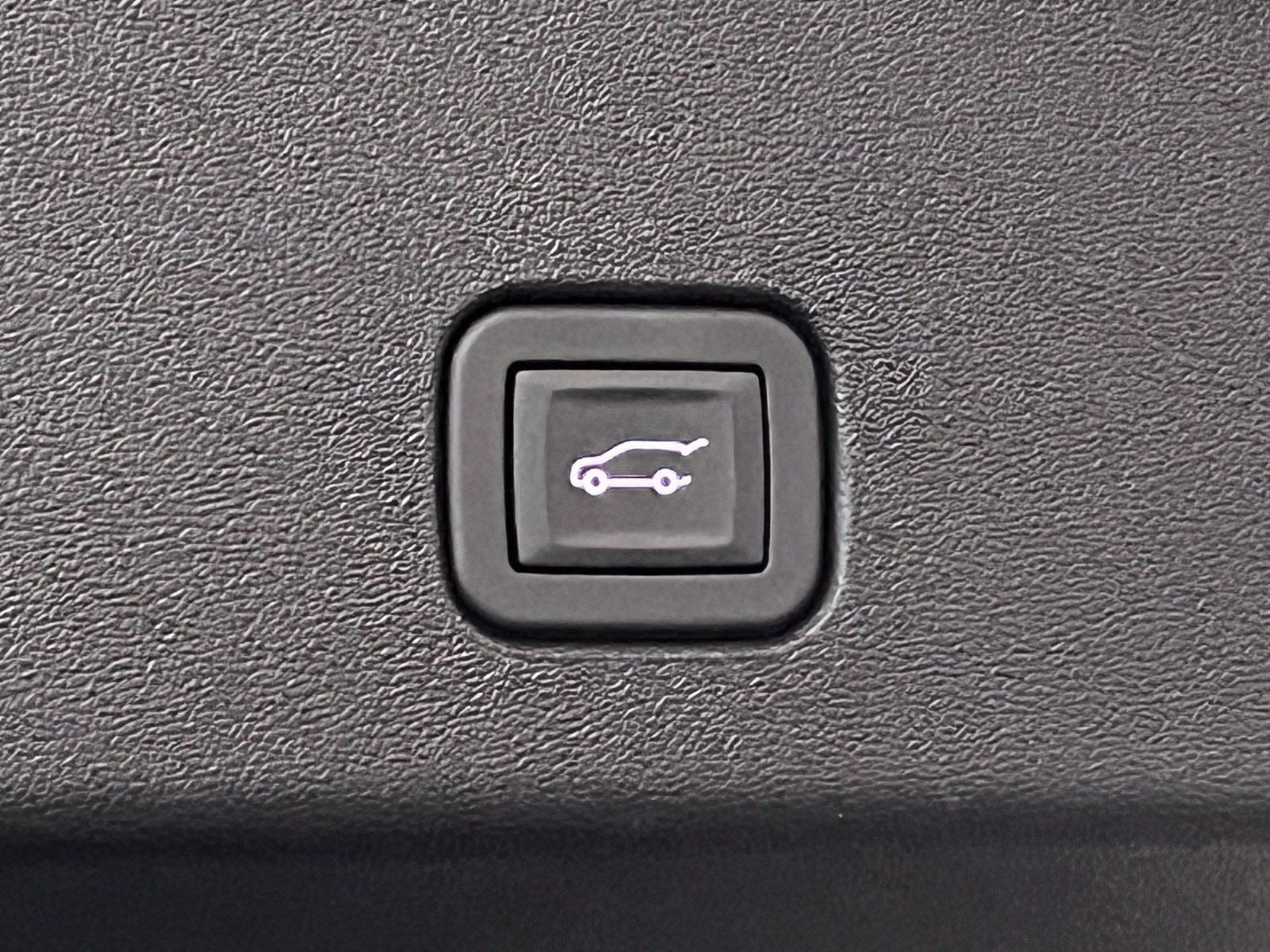 Used 2025 Cadillac Optiq Luxury 1 AWD/4WD image 11
