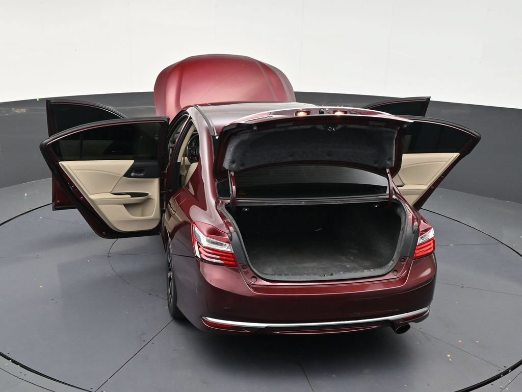 Used 2017 Honda Accord EX-L image 33