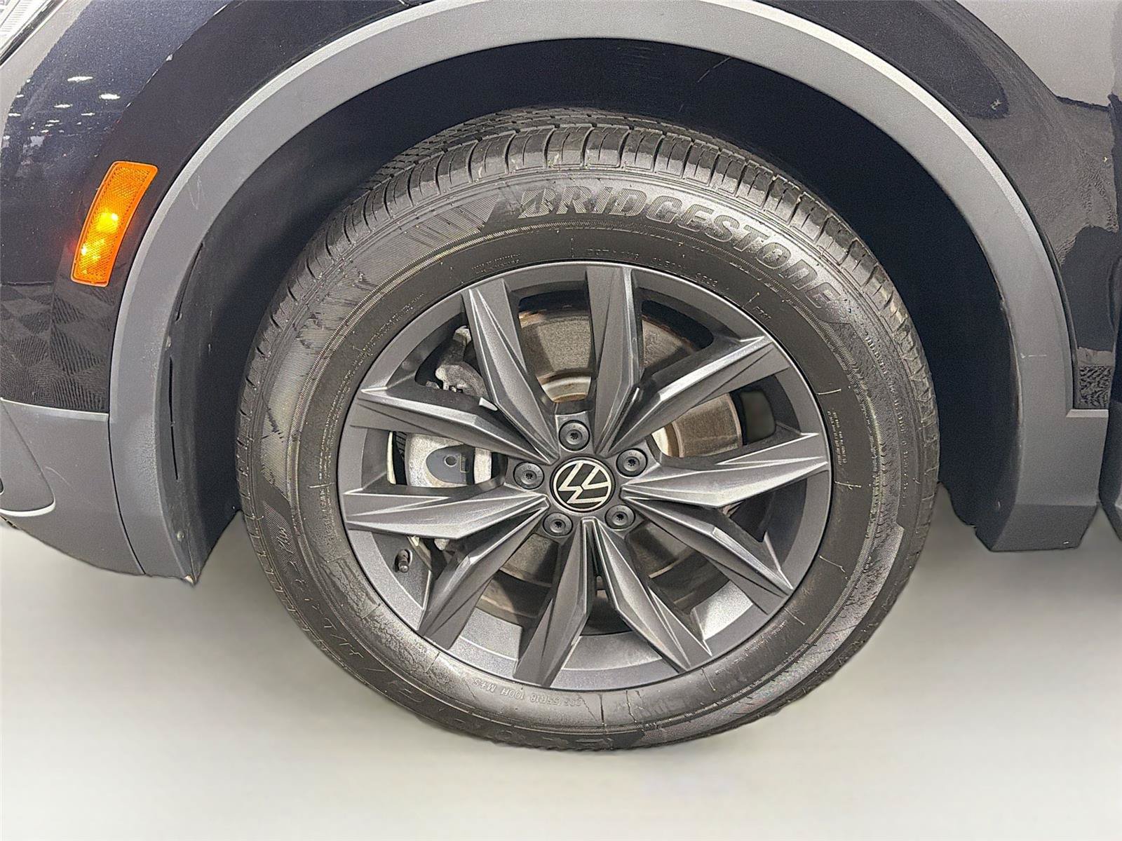 Used 2023 Volkswagen Tiguan SE w/ Panoramic Sunroof Package AWD/4WD image 33