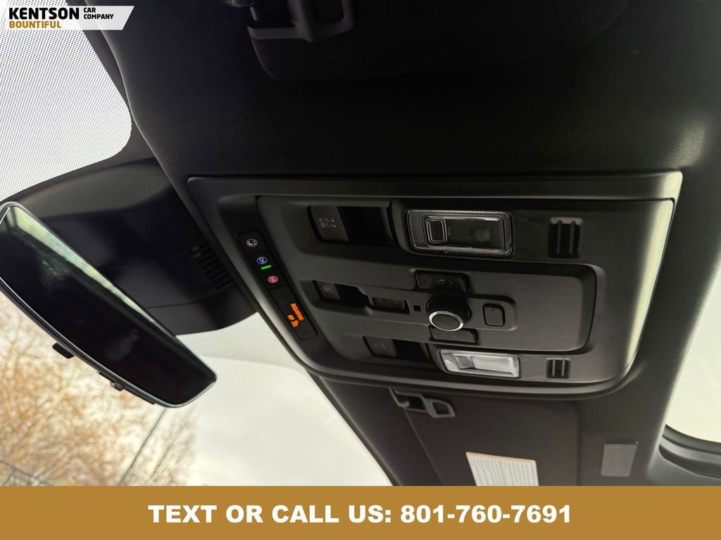 Used 2025 Chevrolet Tahoe High Country image 28