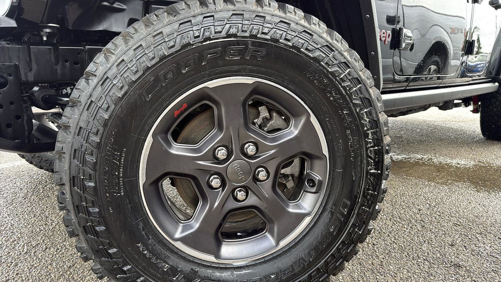 Used 2023 Jeep Gladiator Rubicon image 9