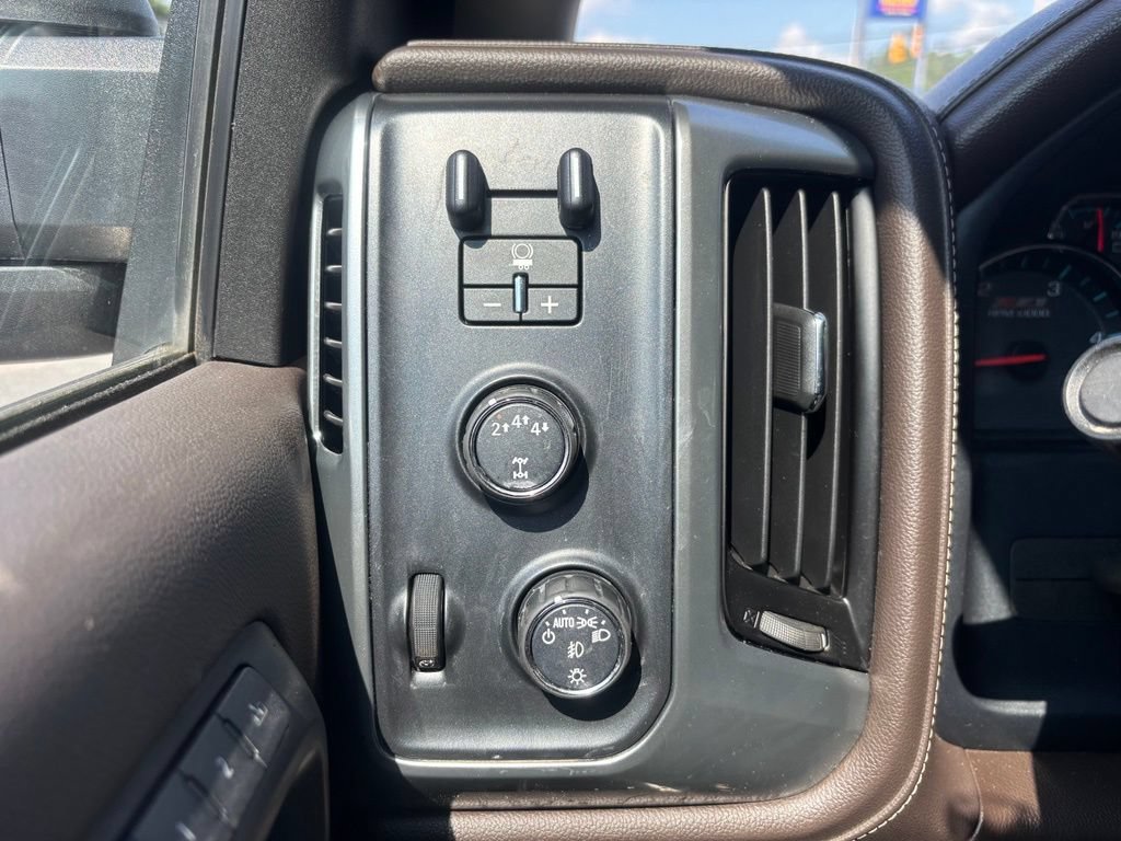 Used 2017 Chevrolet Silverado 2500 LTZ w/ Duramax Plus Package AWD/4WD image 35