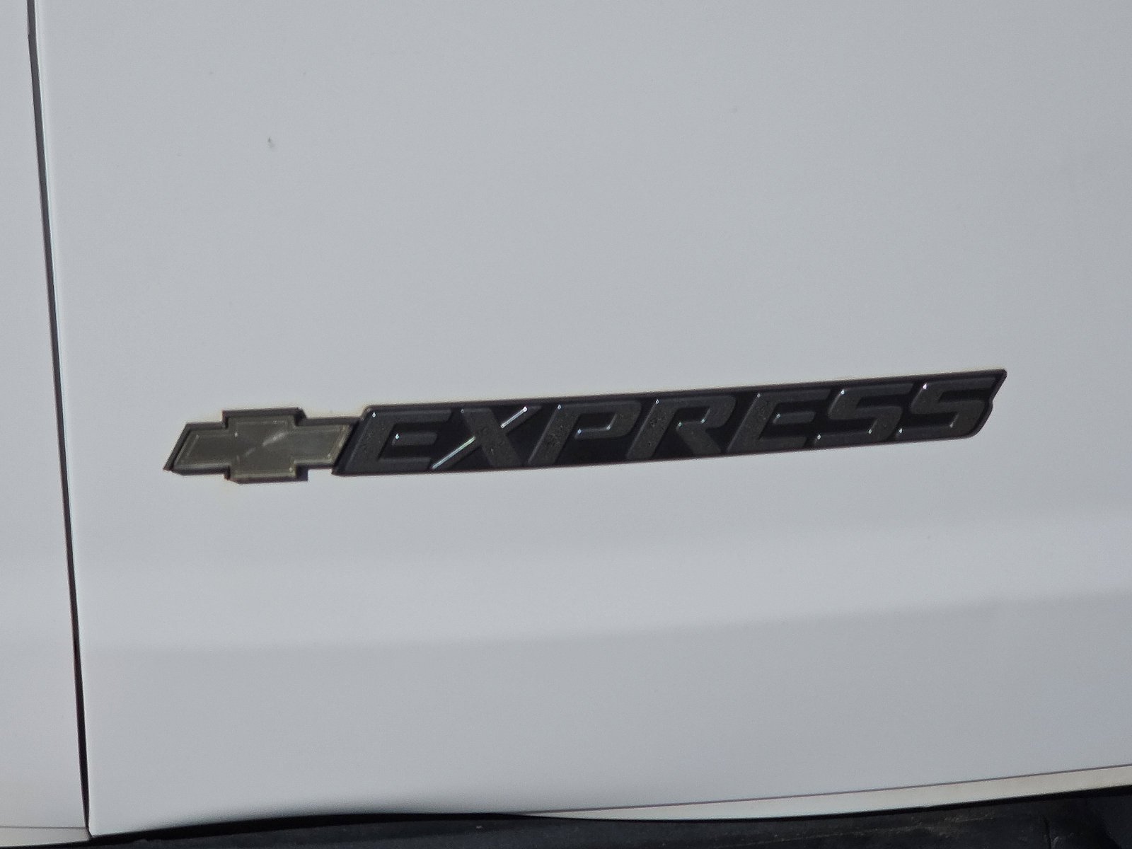 Used 2020 Chevrolet Express 2500 Extended w/ Communications Package image 9