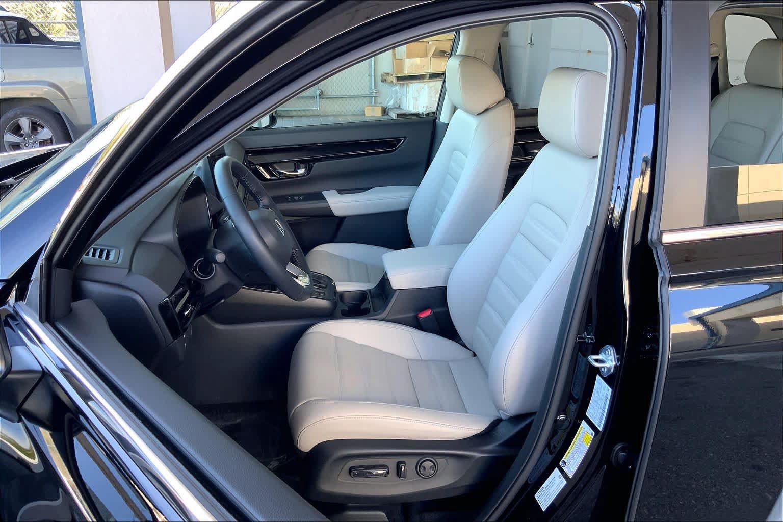 Used 2025 Honda CR-V EX-L image 13