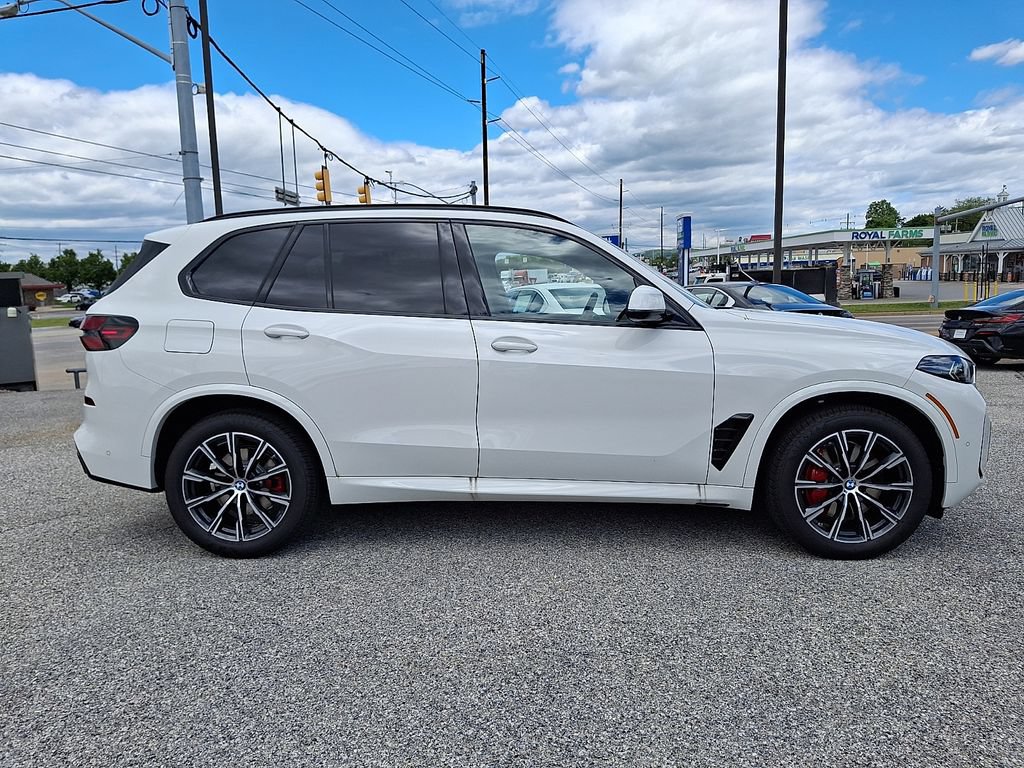 New 2026 BMW X5 xDrive40i w/ M Sport Package AWD/4WD image 7