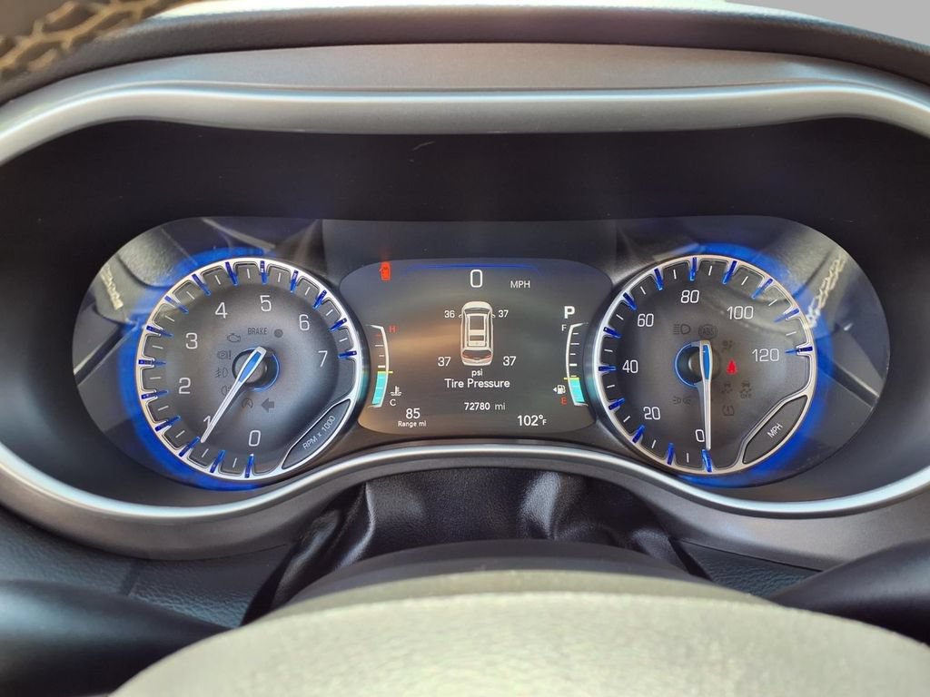 Used 2024 Chrysler Pacifica Touring-L FWD image 17