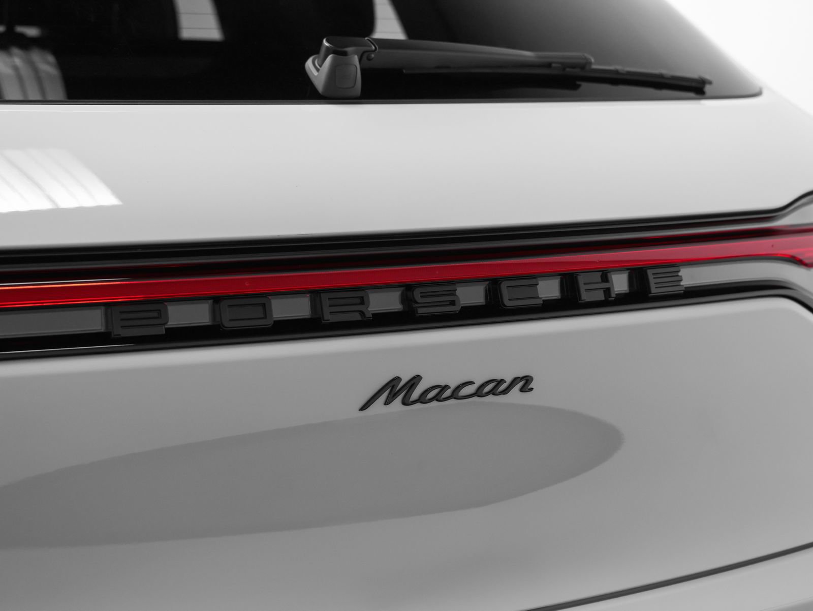 New 2026 Porsche Macan AWD/4WD image 18