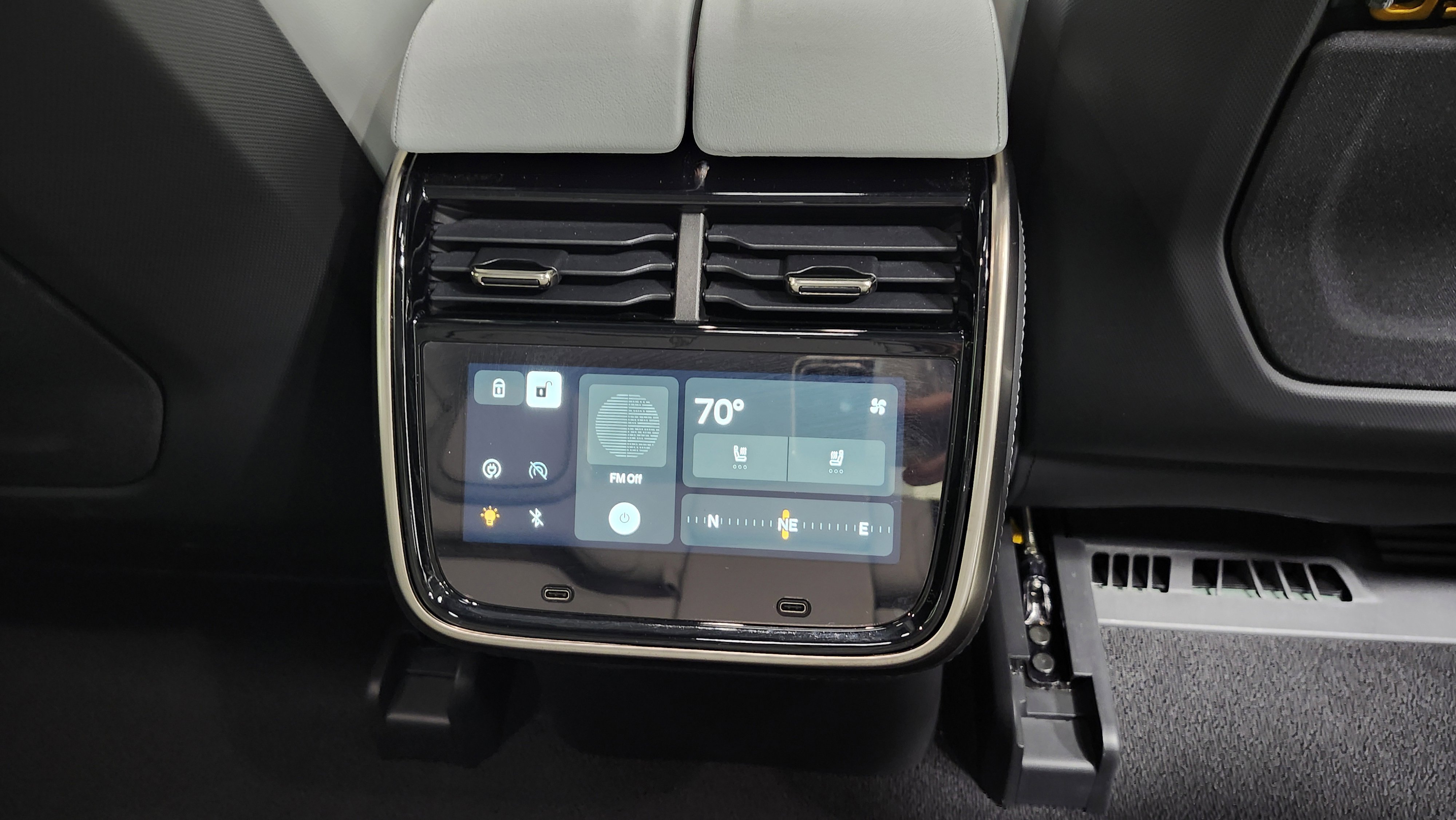 Used 2023 Rivian R1T Adventure image 23