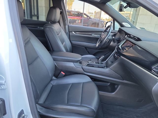 Certified 2023 Cadillac XT6 Sport w/ LPO, ONYX Package image 23