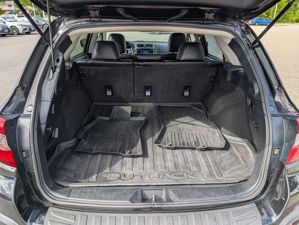 Used 2018 Subaru Outback 2.5i Limited AWD/4WD image 12