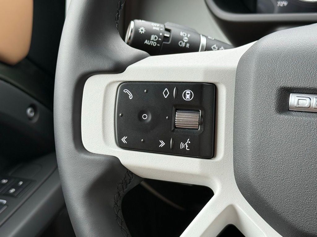 New 2026 Land Rover Defender 110 X-Dynamic SE image 19