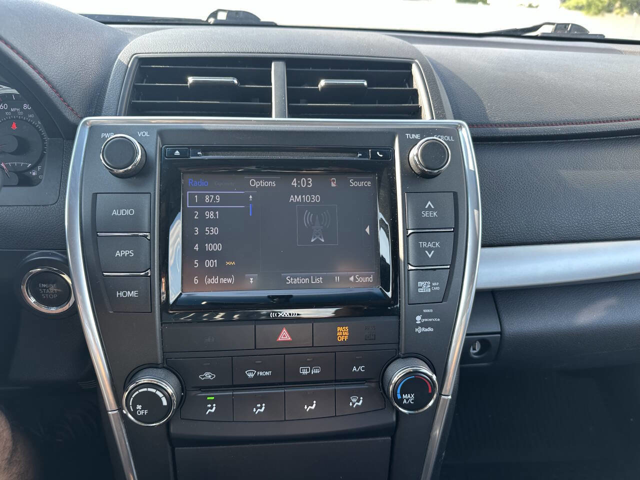 Used 2017 Toyota Camry SE image 22
