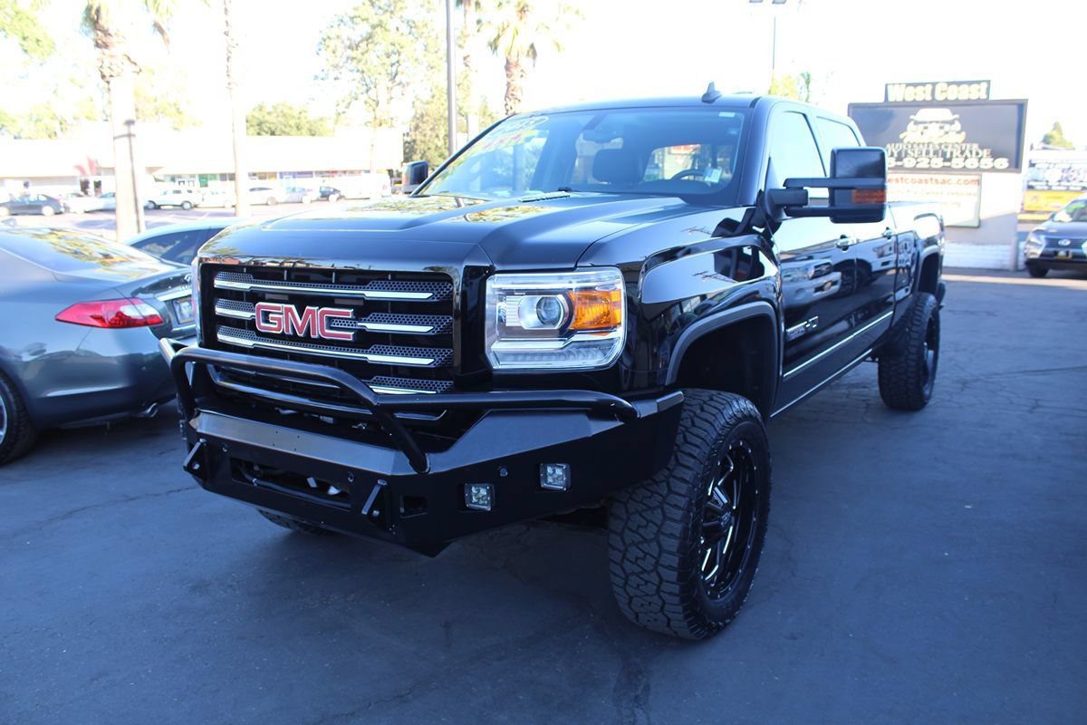 Used 2015 GMC Sierra 2500 SLT w/ Duramax Plus Package AWD/4WD image 4