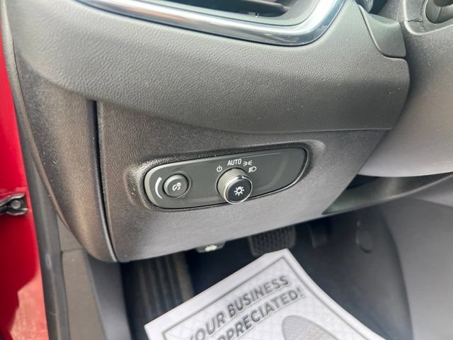 Used 2019 Chevrolet Equinox LT w/ Driver Convenience Package AWD/4WD image 8
