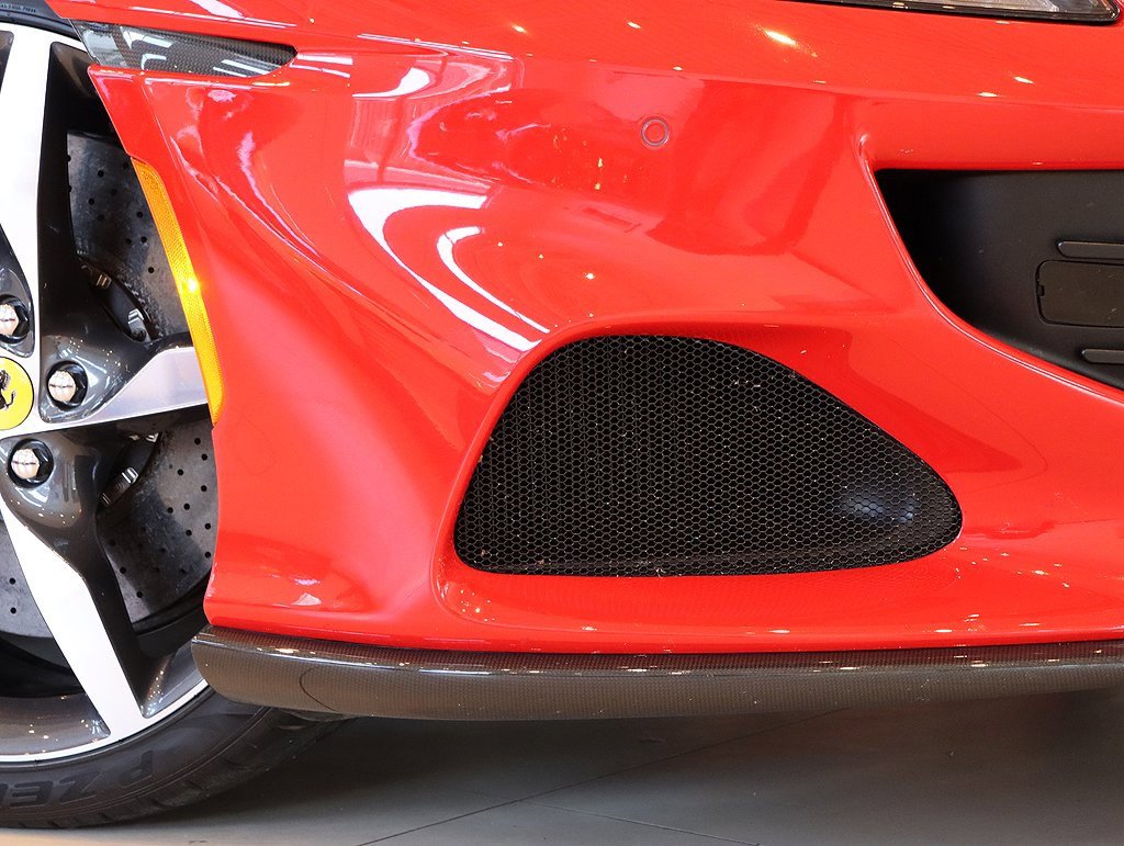 Certified 2022 Ferrari Portofino M image 17