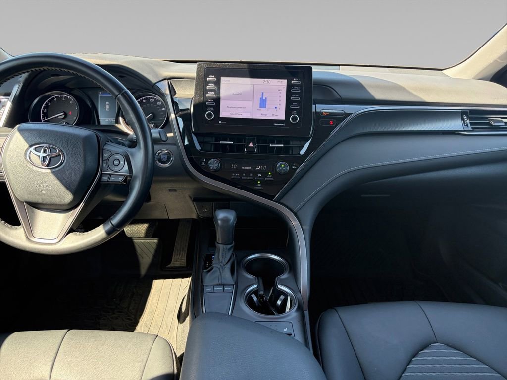 Used 2023 Toyota Camry SE w/ Cold Weather Package image 11