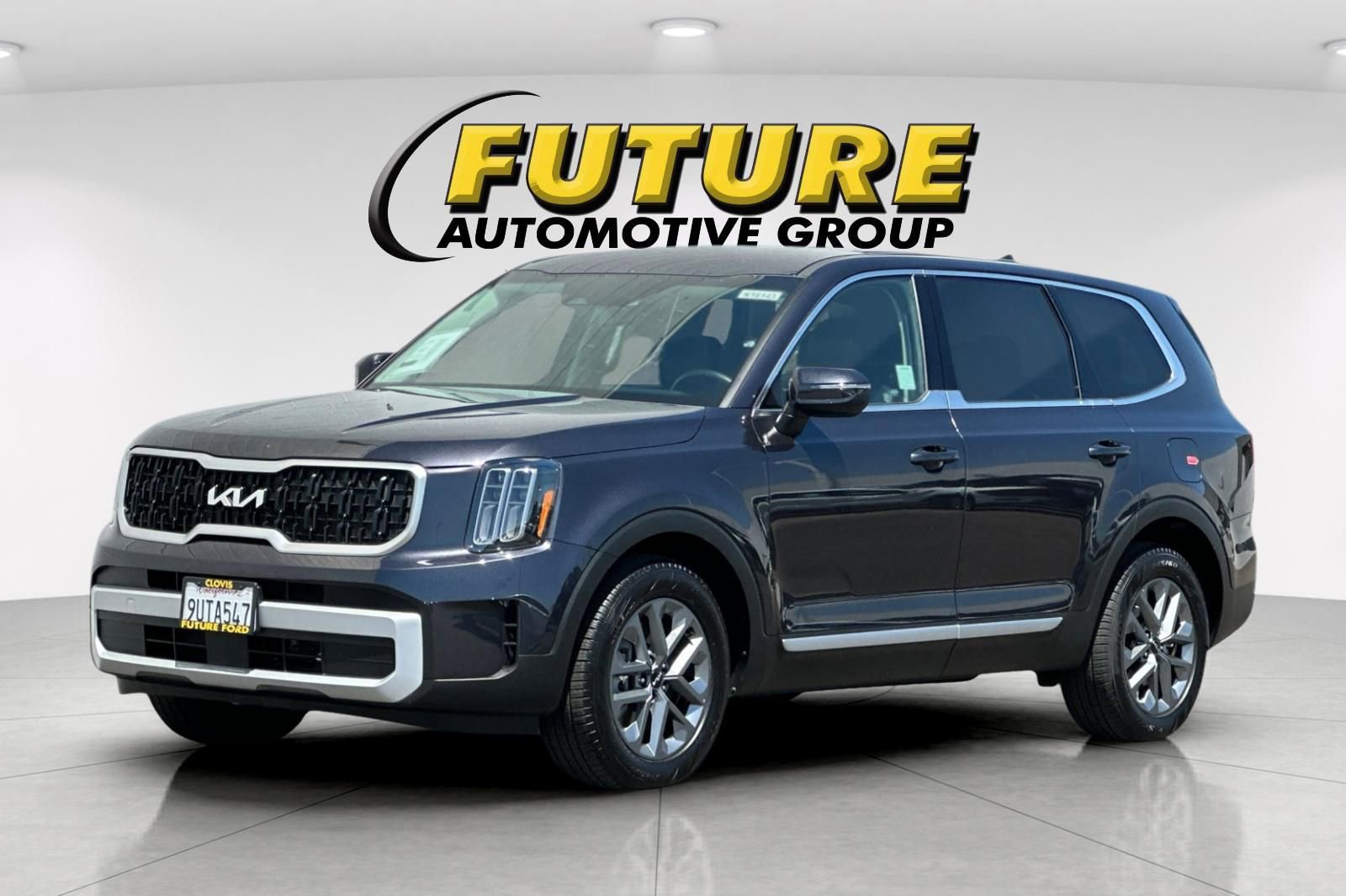 Used 2025 Kia Telluride LX FWD image 8