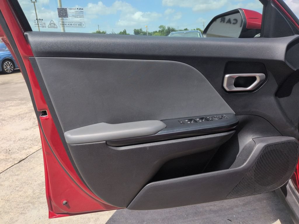 Used 2025 Kia K4 FWD image 11