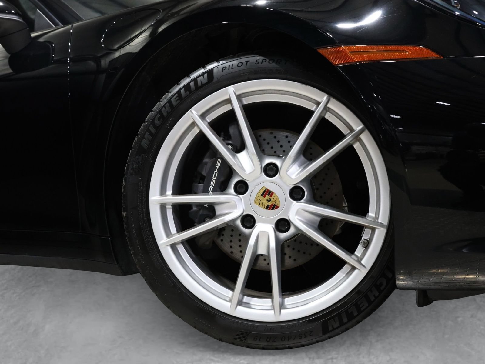 Used 2022 Porsche 911 Carrera RWD image 28