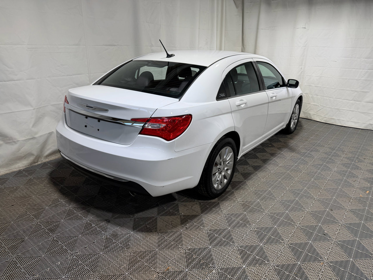 Used 2013 Chrysler 200 LX image 6