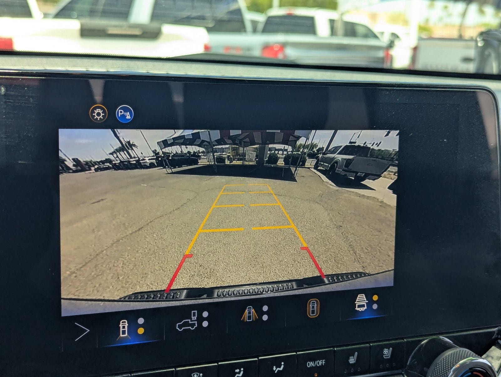 Used 2026 Chevrolet Colorado ZR2 w/ Technology Package AWD/4WD image 22