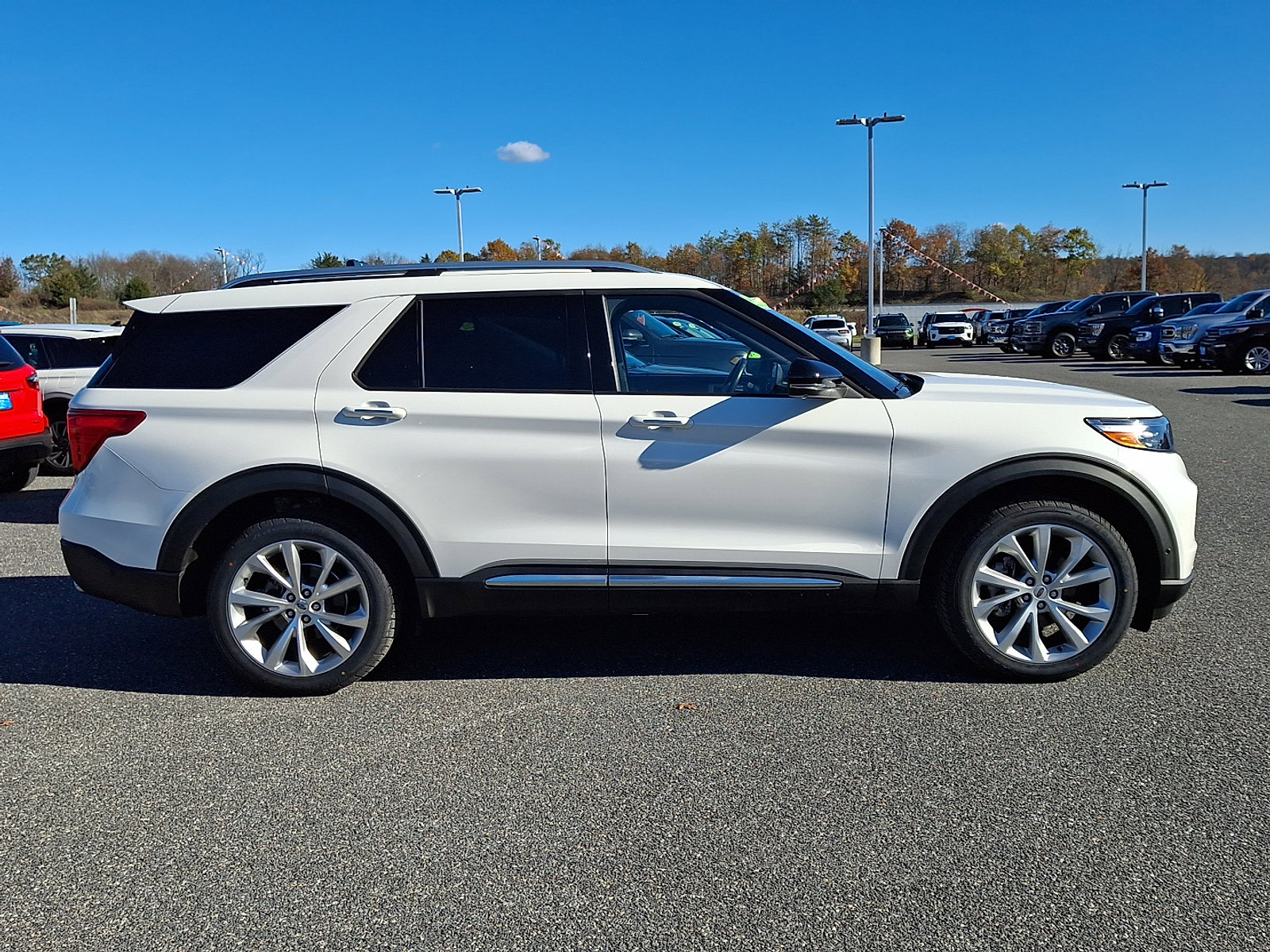 Certified 2022 Ford Explorer Platinum w/ Equipment Group 601A image 7
