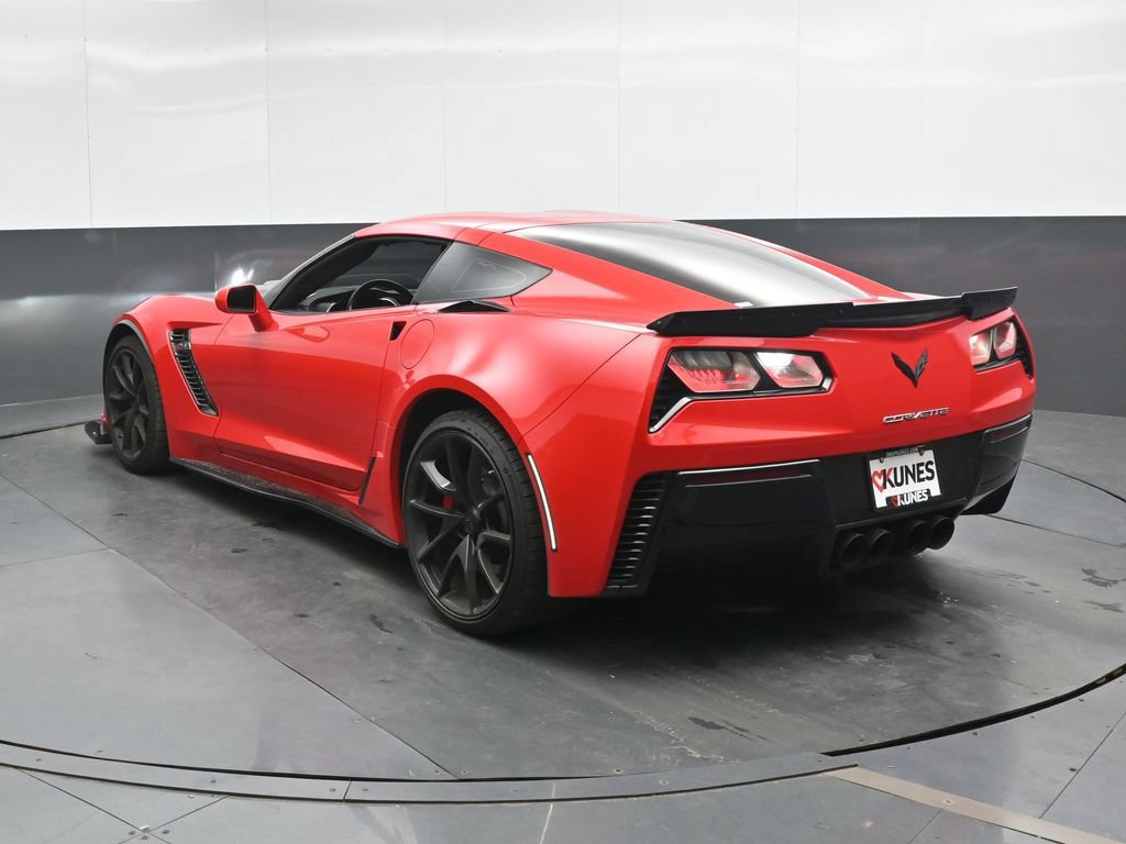 Used 2016 Chevrolet Corvette Z06 w/ 3LZ Preferred Equipment Group RWD image 9