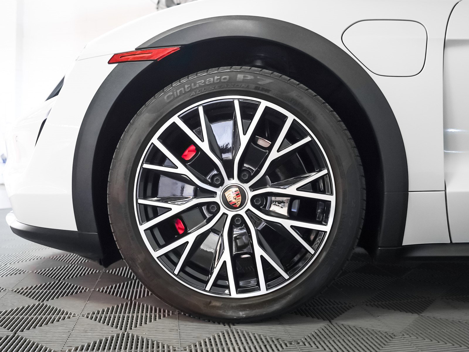 Used 2024 Porsche Taycan 4S image 13