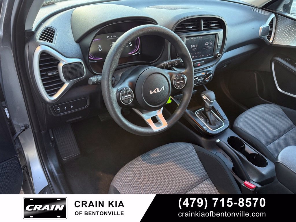 Certified 2025 Kia Soul LX w/ LX Technology Package FWD image 9
