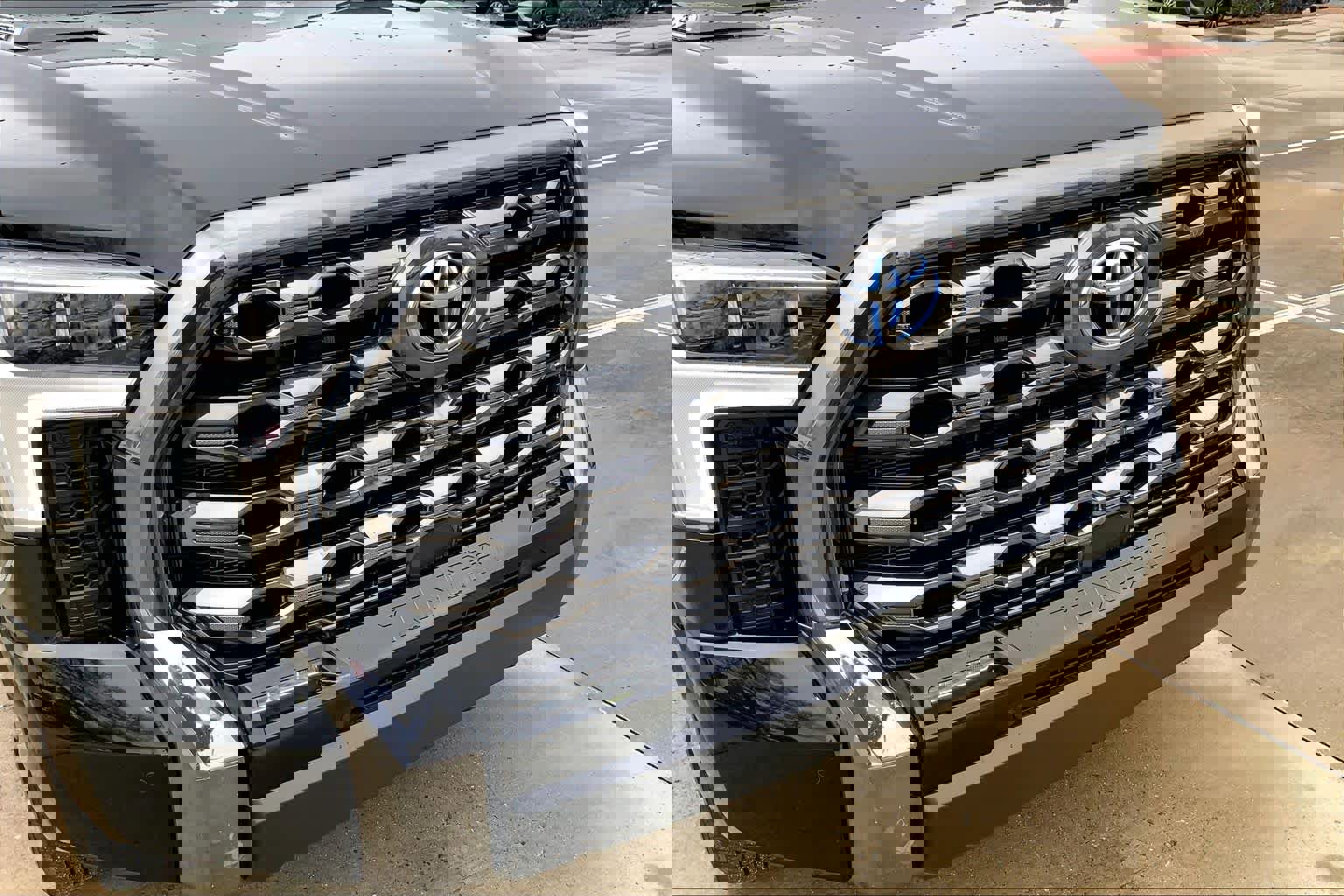 Used 2024 Toyota Tundra Platinum image 32