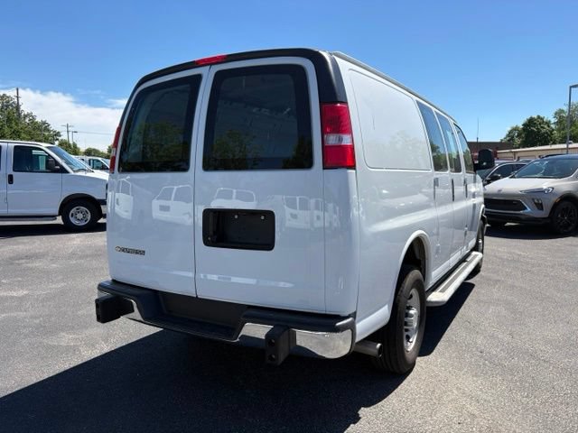 Used 2024 Chevrolet Express 2500 w/ Driver Convenience Package RWD image 5