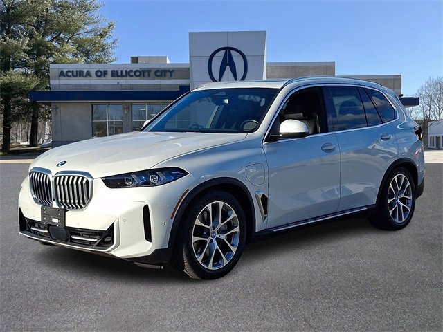 Used 2025 BMW X5 xDrive50e image 3