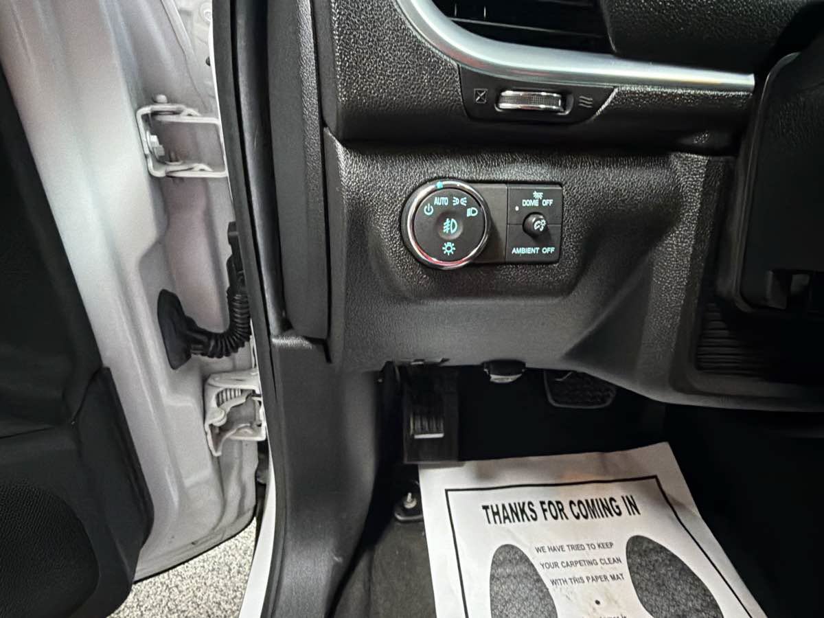 Used 2017 Chevrolet Traverse LT FWD image 14