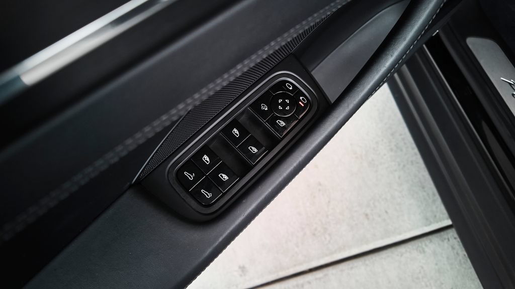 Used 2020 Porsche Panamera 4 AWD/4WD image 16