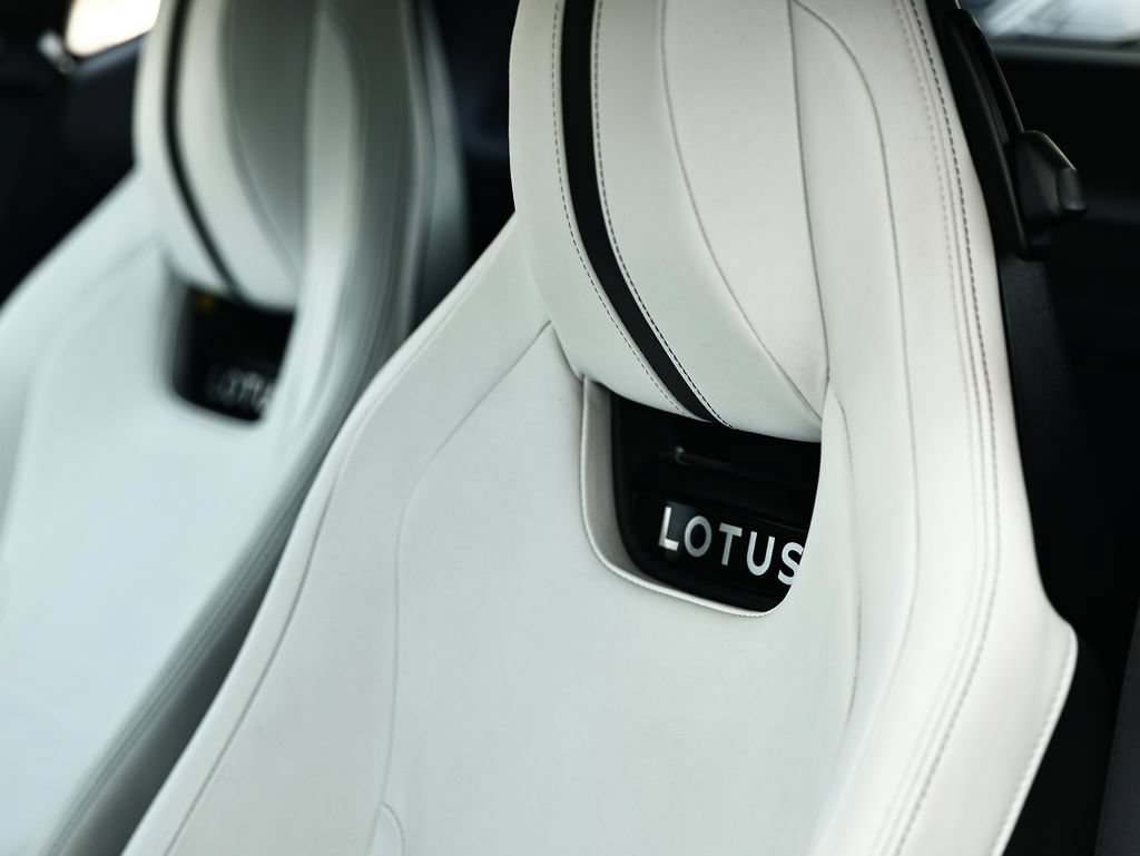 Used 2025 Lotus Emira RWD image 30