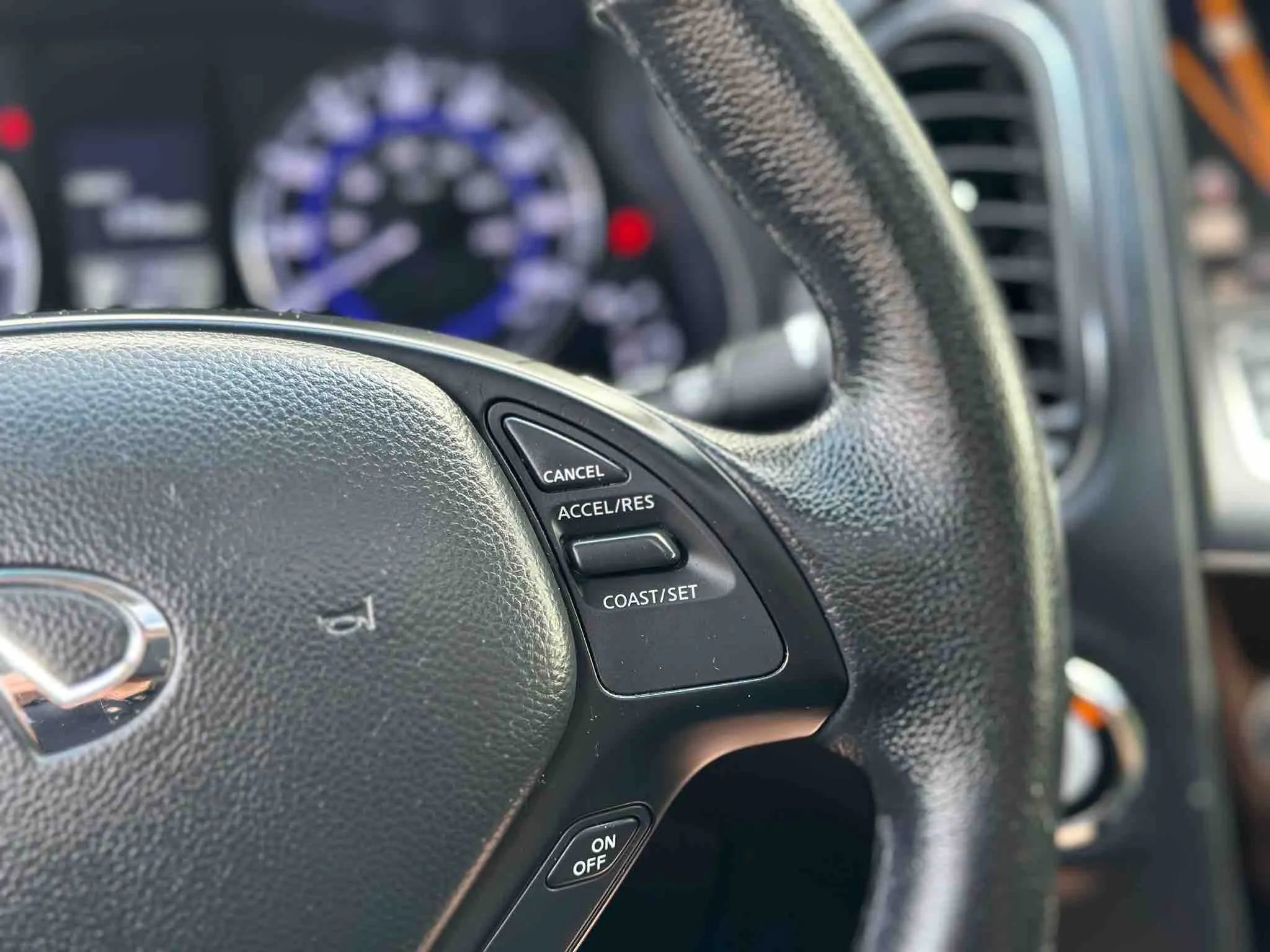 Used 2012 INFINITI EX35 Journey w/ Premium Pkg image 36