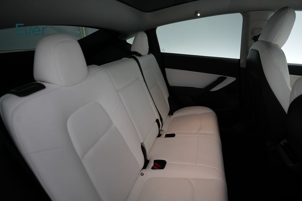 Used 2022 Tesla Model Y Performance AWD/4WD image 5