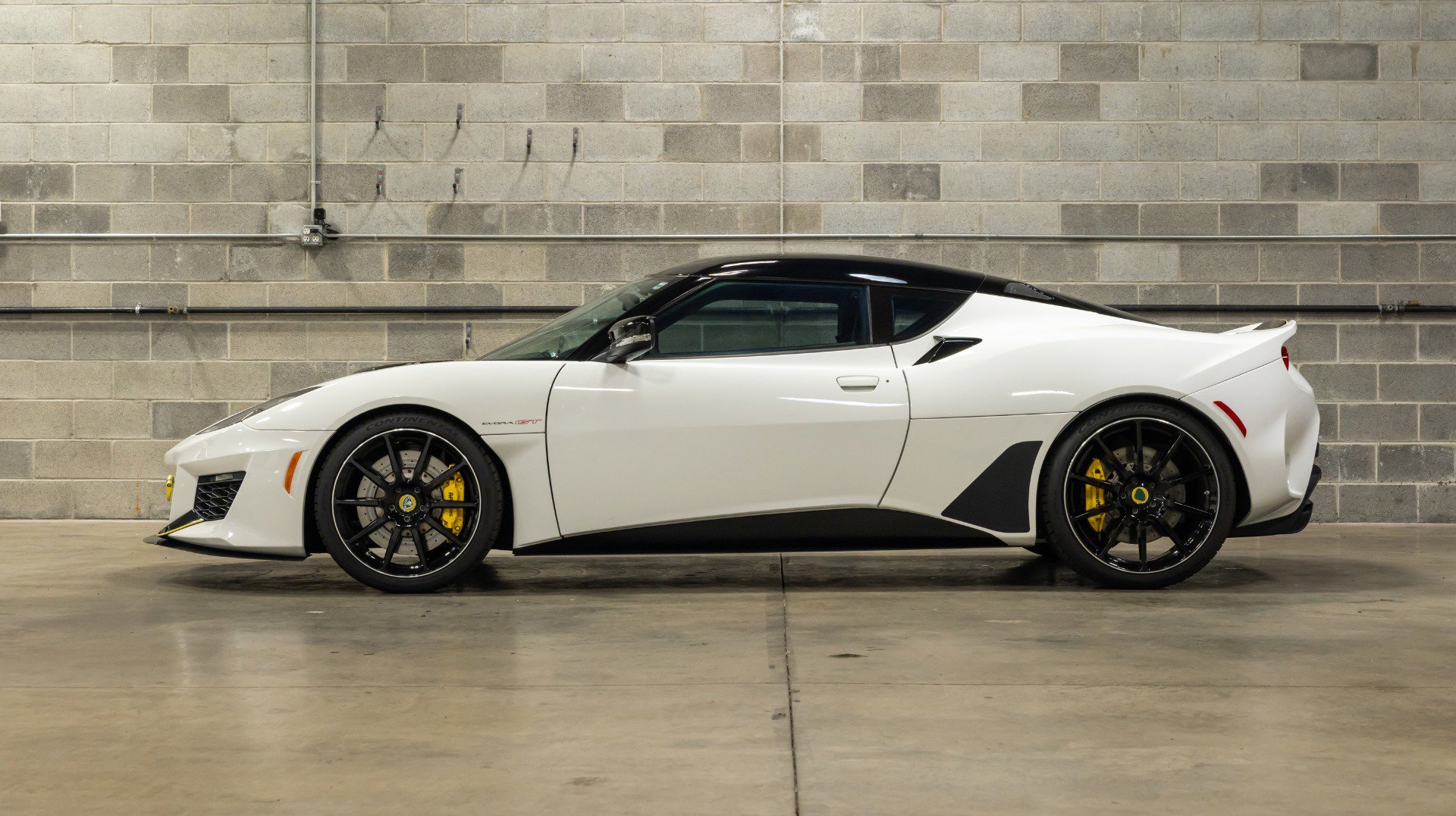 Used 2021 Lotus Evora RWD image 4