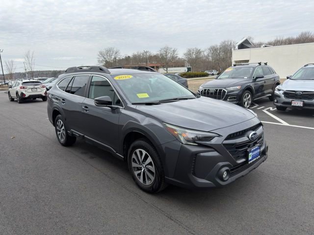 Used 2025 Subaru Outback Premium image 3