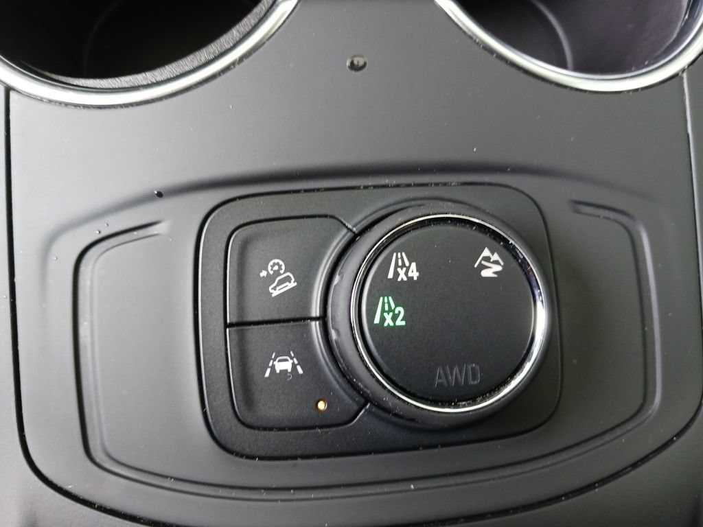 Used 2024 GMC Terrain SLE AWD/4WD image 25