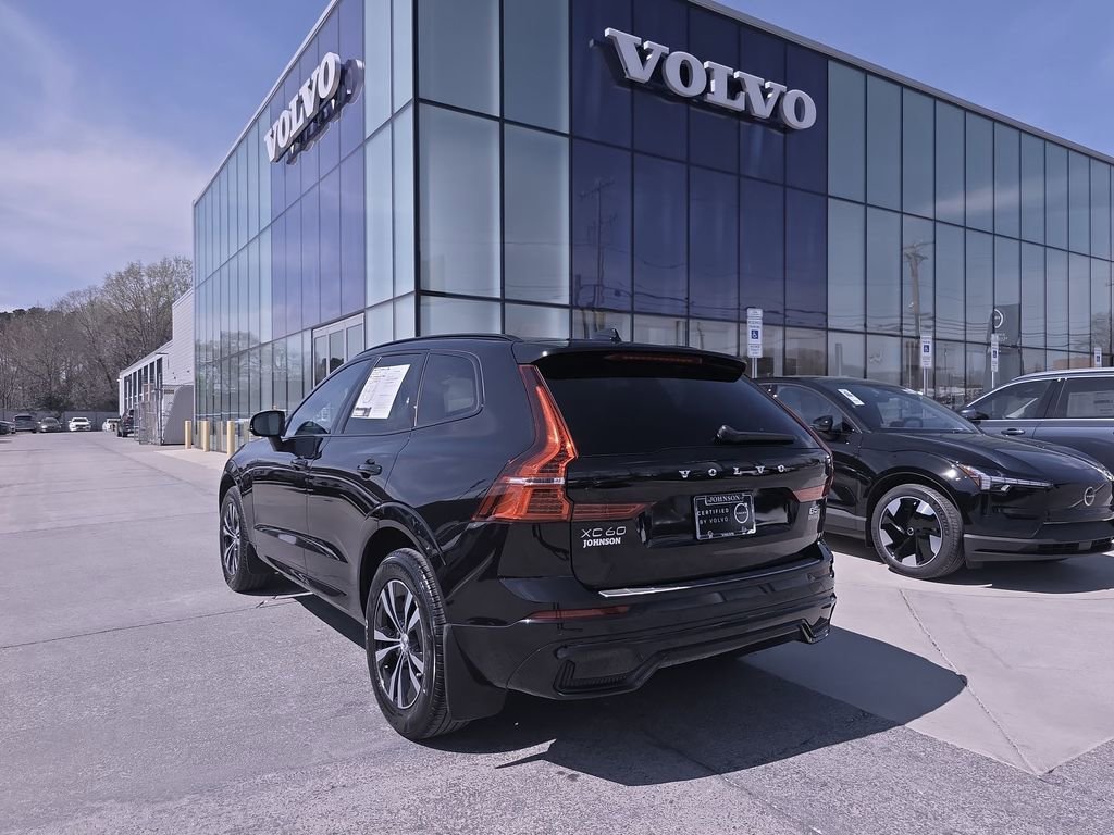 Used 2024 Volvo XC60 B5 Core w/ Protection Package Premier image 9