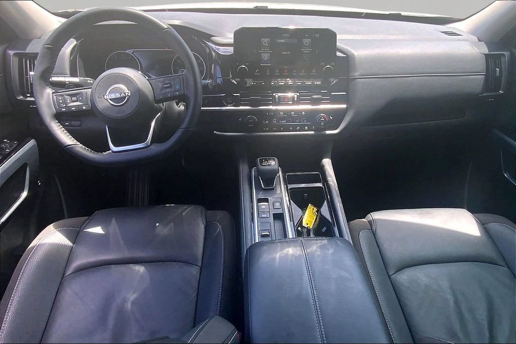 Used 2025 Nissan Pathfinder SL FWD image 7